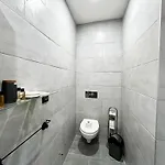فندق Orijent