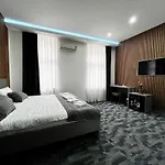 فندق Orijent 4*