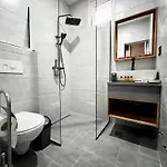 فندق Orijent 4*
